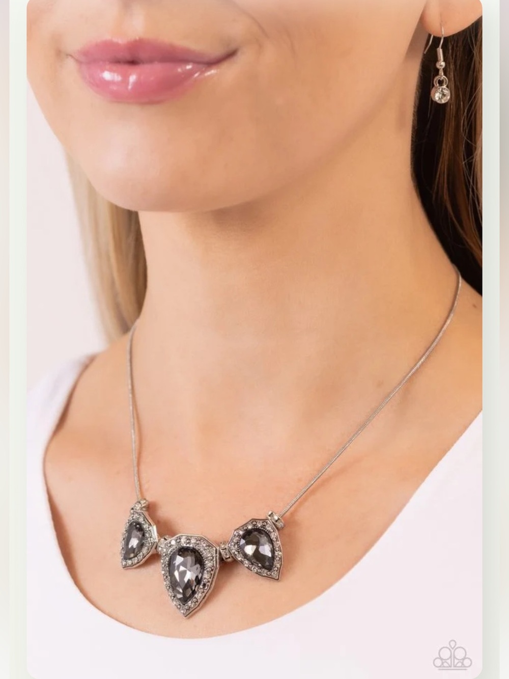 ⚫️⚪️⚫️ “MAJESTIC MET BALL” SILVER NECKLACE WITH EARRINGS ~ PAPARAZZI❗️ ⚫️⚪️⚫️